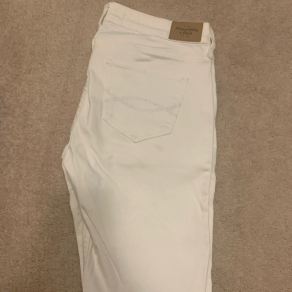 Abercrombie & Fitch white skinny jeans